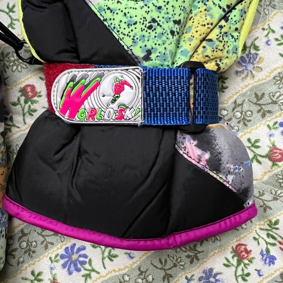 Vintage World Ski Club Gloves Size L 80 / 90's Retro Neon Yellow Green Womens - Picture 4 of 5